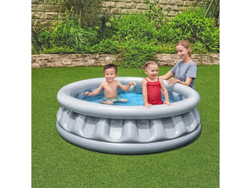 Inflatable swimming pool