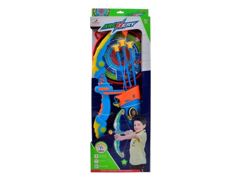 مجموعة ألعاب تتضمن قوسًا وسهمًا ولوحة تصويب