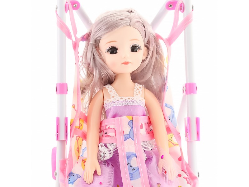 عربية مع دمية كولكا