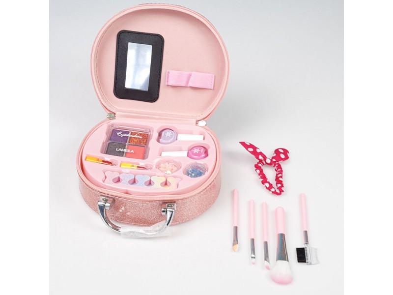 مجموعة مستحضرات تجميل للأطفال